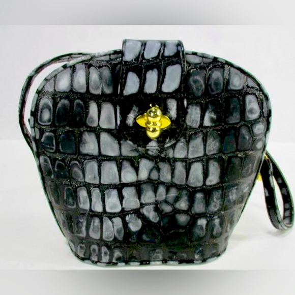 Stuart Weitzman Women’s Black and Grey Embossed Croc Leather Shoulder Bag - Picture 4 of 14